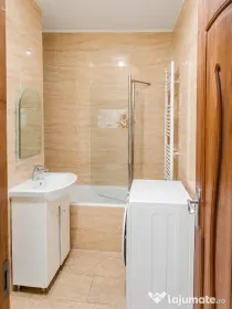Vând apartament 3 camere, 2 bai în centru Boldesti Scaieni