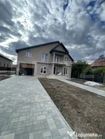 Casa cu etajk de vanzare