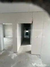 Casa cu etajk de vanzare 