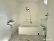 Casă spațioasă cu garaj, în cartierul Drăgășani / Arad