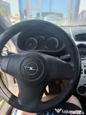 Opel Corsa D Benzină – 216.159 km – 1.100 Euro 