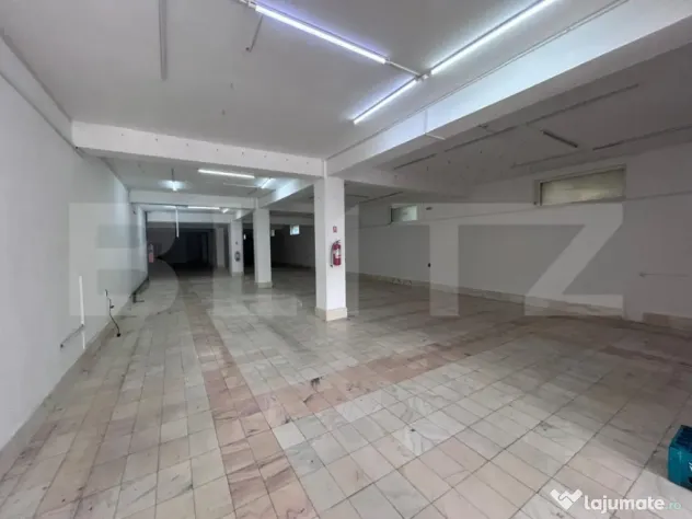 Spatiu comercial, 1400 mp, P+2, zona centrala - Craiova (Dolj)