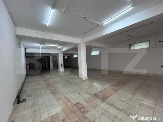 Spatiu comercial, 1400 mp, P+2, zona centrala - Craiova (Dolj)