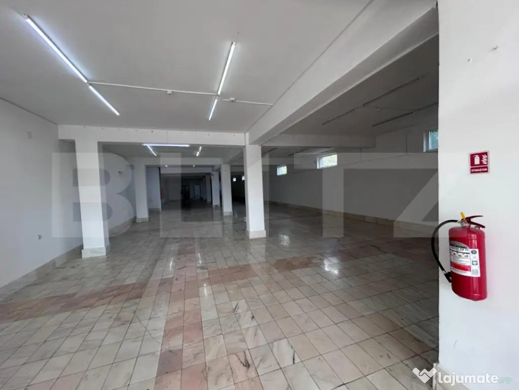 Spatiu comercial, 1400 mp, P+2, zona centrala - Craiova (Dolj)