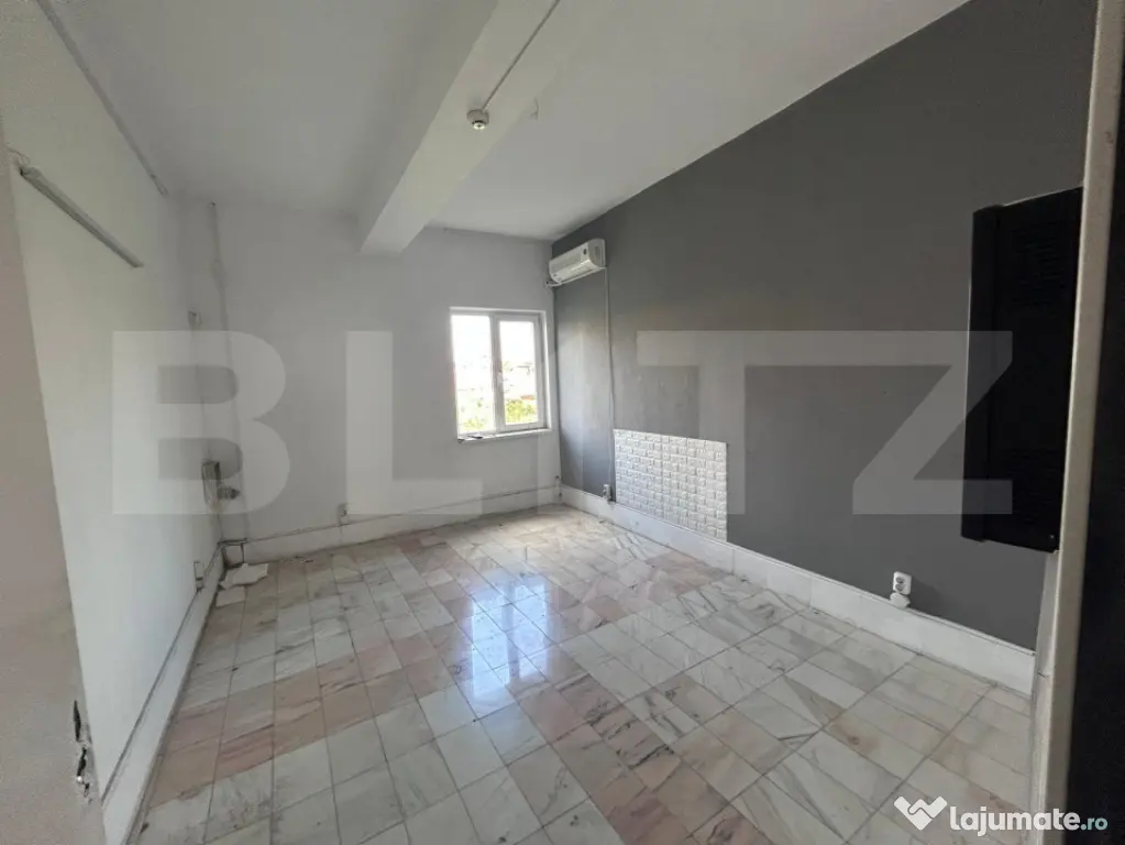 Spatiu comercial, 1400 mp, P+2, zona centrala - Craiova (Dolj)