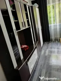 Închiriez apartament cu 2 camere 