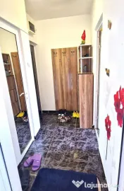 Doua camere semidecomandate etaj 2, zona Dacia 