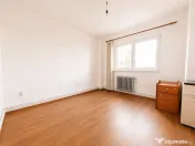 Apatament decomandat, 3 camere, spatios, zona Racadau! 