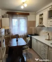 Apartament Răcădău – 2 camere decomandate, etaj interme 