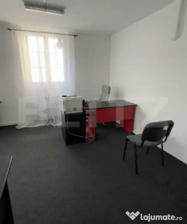 Spațiu comercial 16 mp, 2 camere, centrală și aer condiț - Pitesti (Arges)