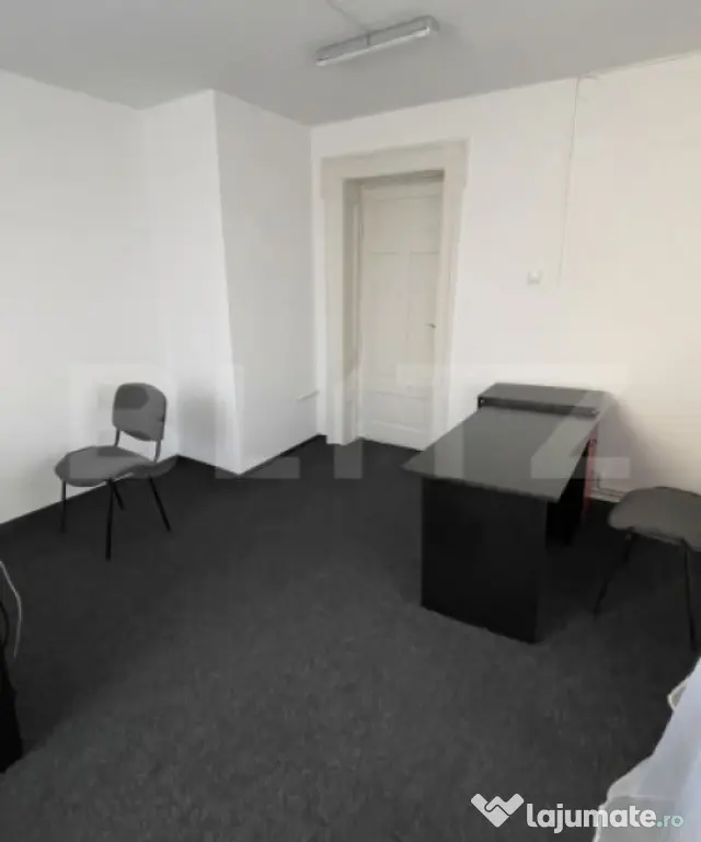Spațiu comercial 16 mp, 2 camere, centrală și aer condiț - Pitesti (Arges)