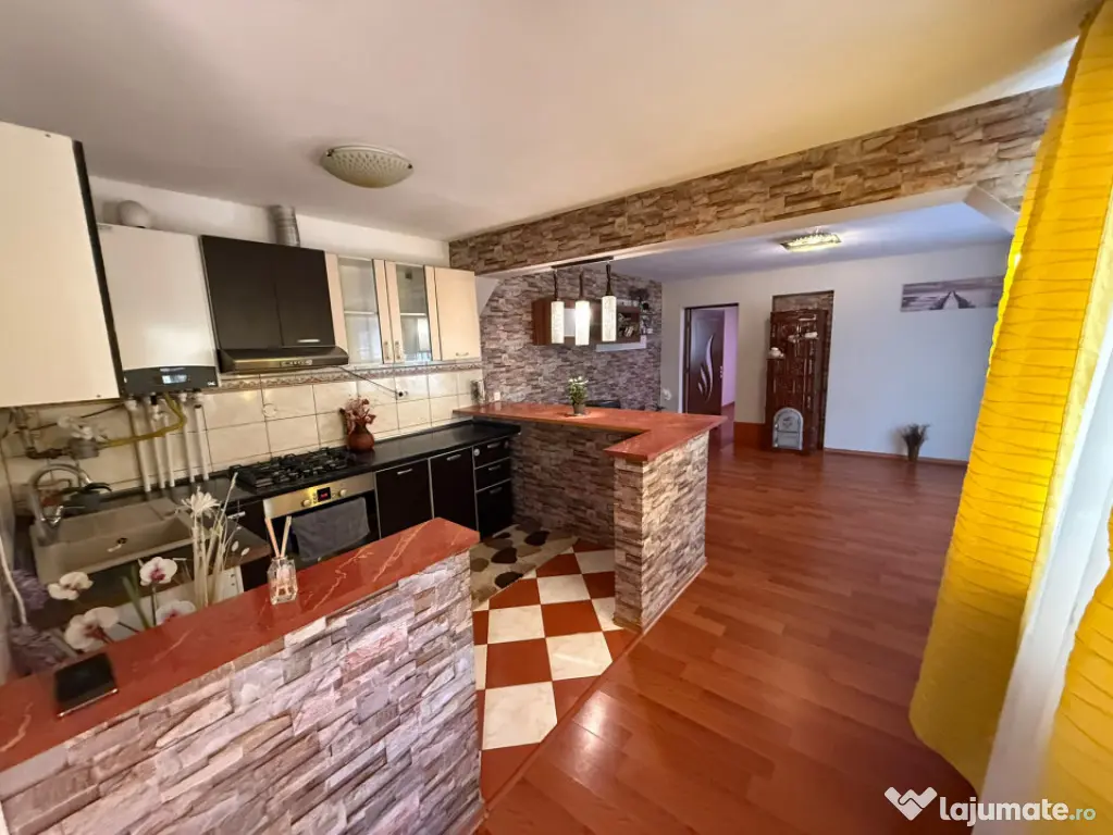 E3- CASA LA SOL BCA, 3 camere, foisor, curte, centrala gaz - Tulcea (Tulcea)