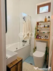 Decebal, Delea Noua, apartament de vanzare etaj 1 cu central 