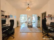 Decebal, Delea Noua, apartament de vanzare etaj 1 cu central 
