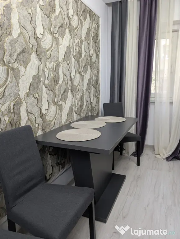 Apartament complet complet renovat și mobilat,