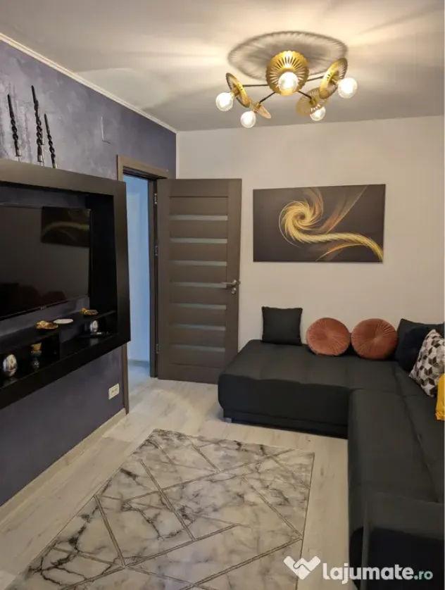 Apartament complet complet renovat și mobilat,