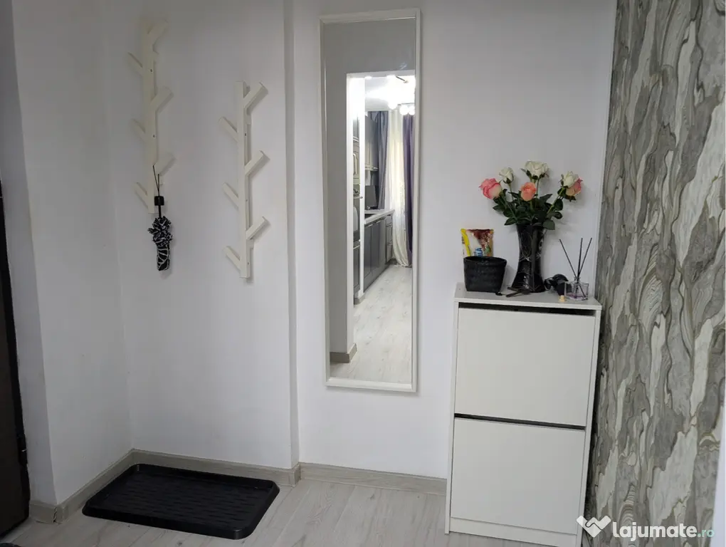 Apartament complet complet renovat și mobilat,