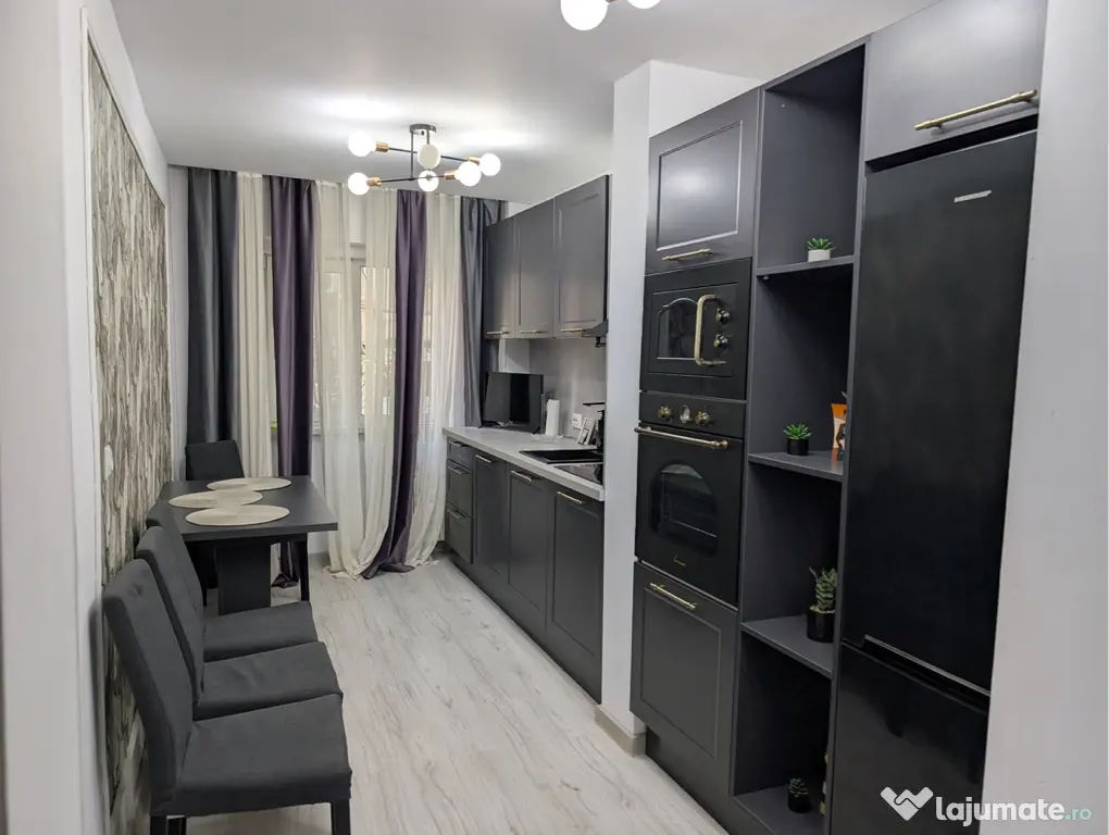 Apartament complet complet renovat și mobilat,