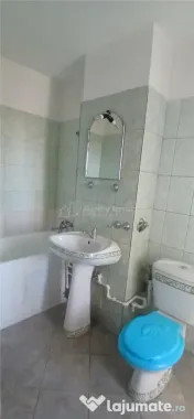 Apartament de 3 camere Bulevardul Unirii Micro 6 