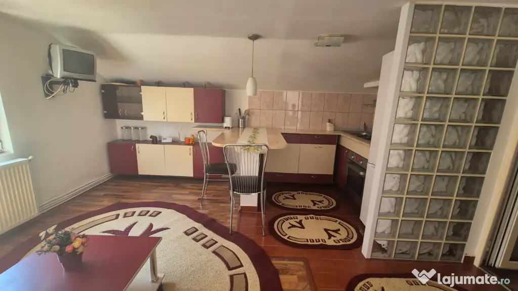 PF inchiriez apartament 2 cam Calea Turzii,parcare,posibilitate incarcare auto electric