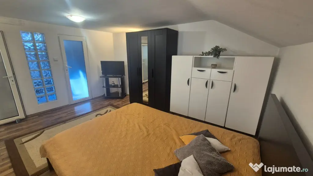 PF inchiriez apartament 2 cam Calea Turzii,parcare,posibilitate incarcare auto electric