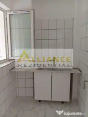 Ap.zona Brancoveanu,2-3 minute STB,se ajunge usor si rapid la metrou. 