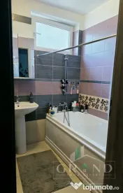 Apartament 3 camere de vanzare, Floresti 