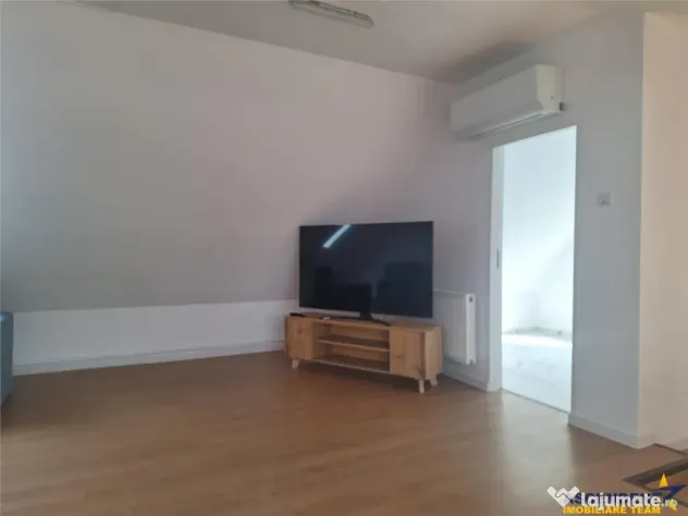 Resedinta spatiu profesional de inchiriat, Ghimbav – Centra - Brasov (Brasov)