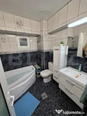 Apartament 4 camere, 100 mp, parcare privata, zona Ultracent 