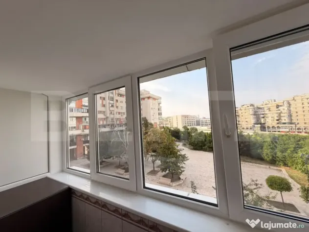 Apartament 4 camere, 100 mp, parcare privata, zona Ultracent - Craiova (Dolj)