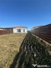 CASA PE PARTER - 3 DORMITOARE - BUCATARIE INCHISA - 400 MP 