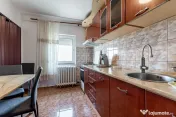 Apartament 2 camerel, bloc V8, Zona 6 Vânători.