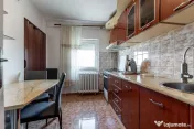 Apartament 2 camerel, bloc V8, Zona 6 Vânători.