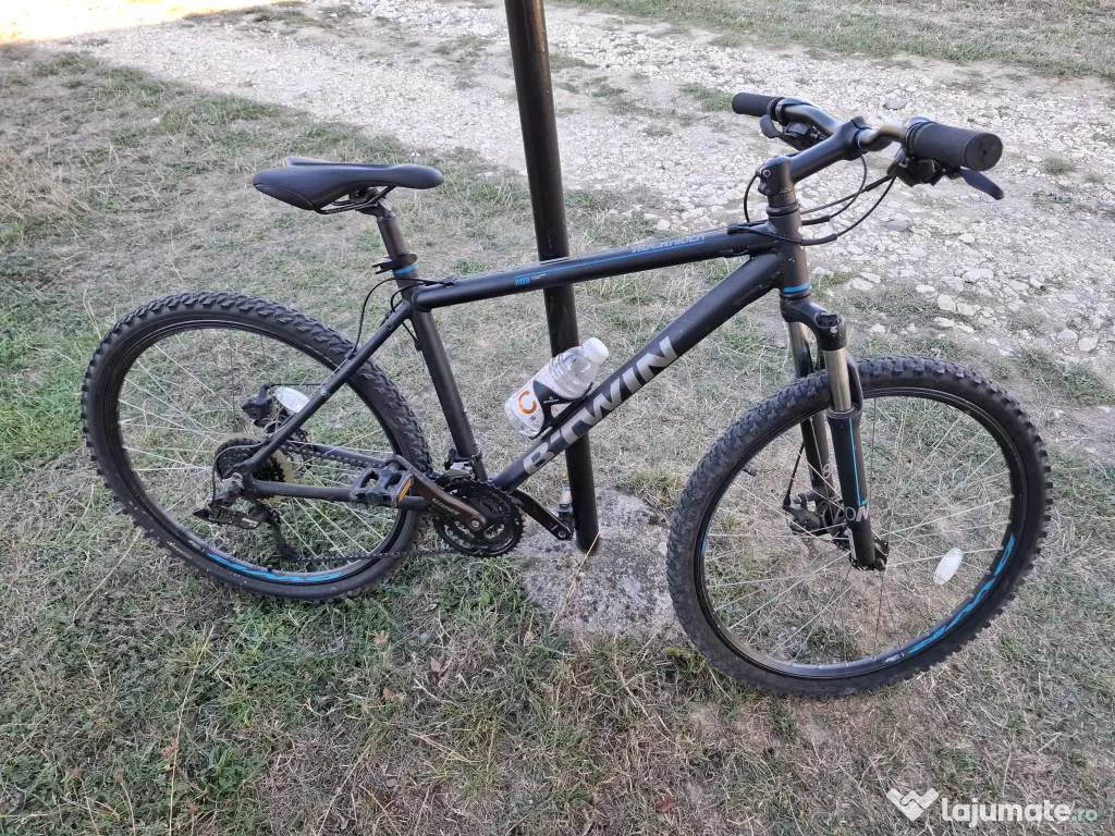 Bicicleta B'Twin, aluminiu,26", frane pe disc, stare excelenta
