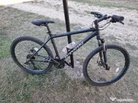 Bicicleta B'Twin, aluminiu,26", frane pe disc, stare excelenta 