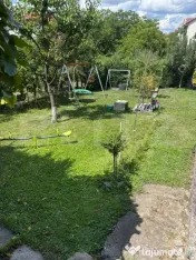 Casă cu 5 camere și teren de 500 mp – spațioasă, ideal 
