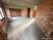Casa cu 7 camere, 250 mp, zona Mesteacan (Halmeu) 
