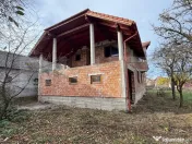 Casa cu 7 camere, 250 mp, zona Mesteacan (Halmeu) 