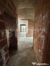 Casa cu 7 camere, 250 mp, zona Mesteacan (Halmeu) 