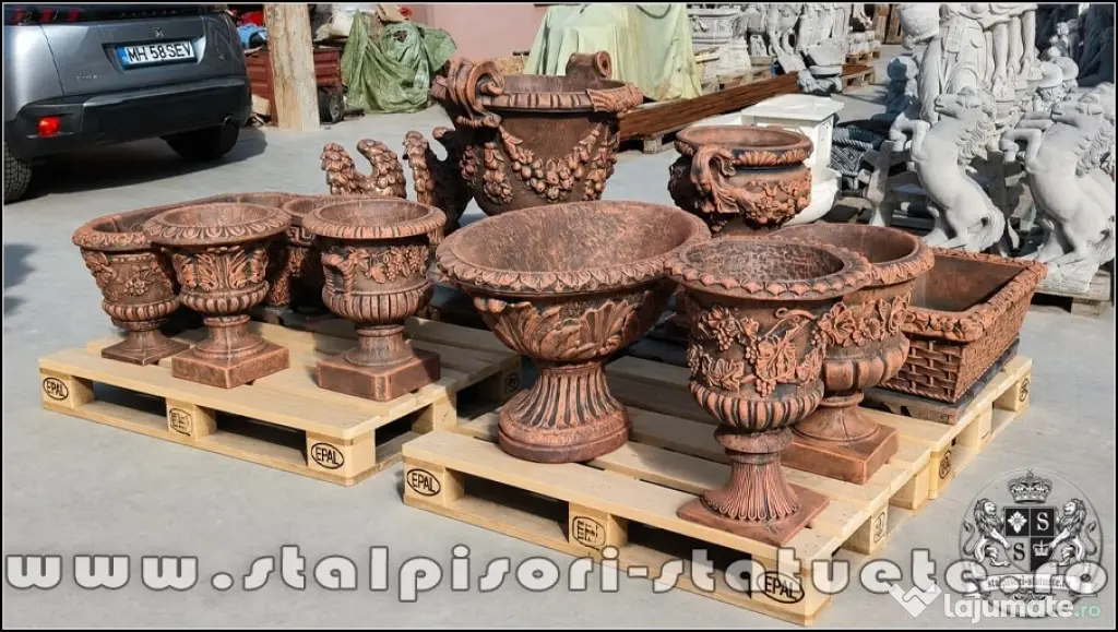 Vaze și jardiniere, terrcotta patinat, din beton.