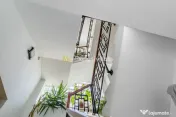 Clădire modernă, versatilă, cu terasă panoramică – locuință sau business 