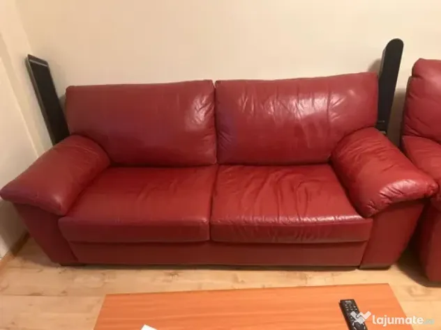 Vând Canapea 3 locuri + fotoliu din piele – roșu/bordo preț 1800 Ron