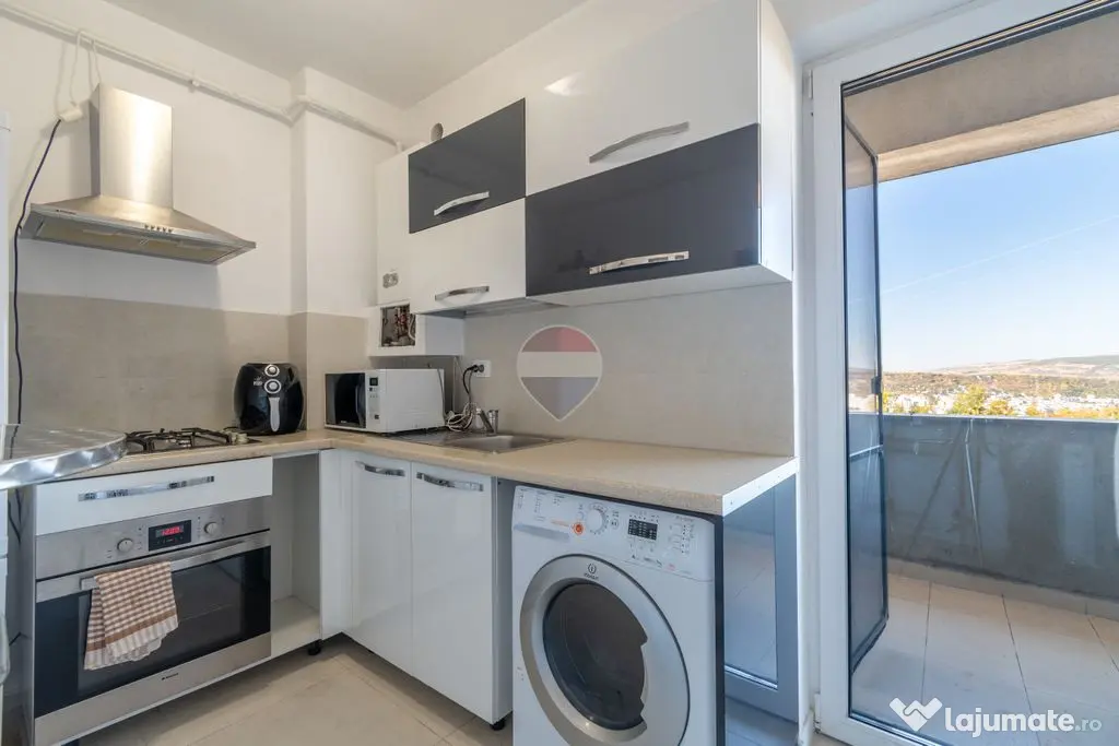 Apartament cu 1.5 camere de vanzare, 40 mp + terasa 12mp, Parcare - Cluj-Napoca (Cluj)