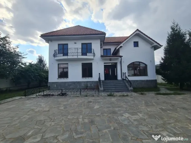 Proprietate de Lux în Arcașilor | 3 Corpuri de Clădire, 821mp - Galati (Galati)