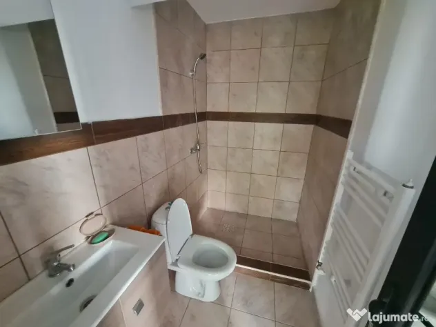 Proprietate de Lux în Arcașilor | 3 Corpuri de Clădire, 821mp - Galati (Galati)