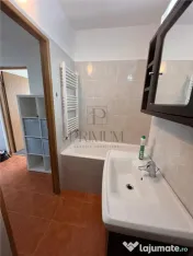 Gheorghe Lazar - Etaj intermediar cu LIFT - Decomandat - Cen