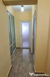 De inchiriat apartament 1 camera micro 20, etaj 1, 1500 lei 