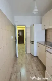 De inchiriat apartament 1 camera micro 20, etaj 1, 1500 lei 