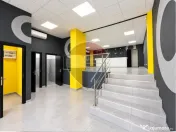 | Spațiu comercial stradal | Vitrina mare | Apusului | 85 mp | 