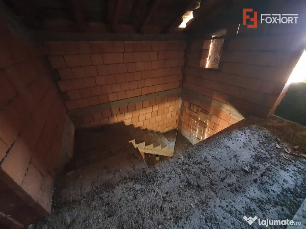 Casa individuala la rosu, intabulata - Uliuc - Sacosu Turces - Uliuc (Timis)